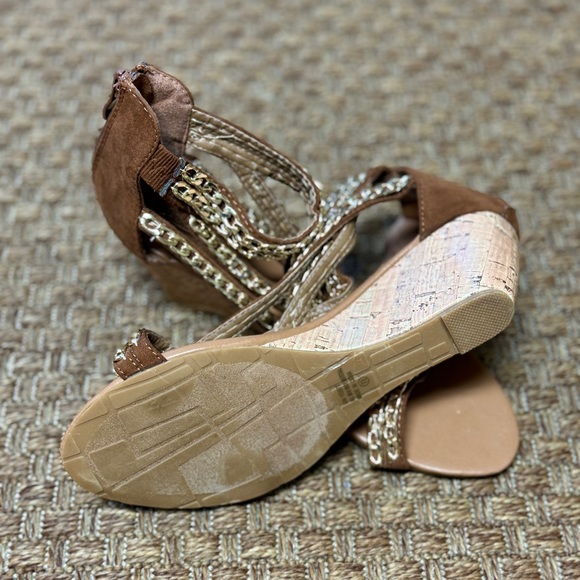 Open Toe Sandal w/Gold Chain Straps and Cork Wedge Heels - Picture 5 of 6